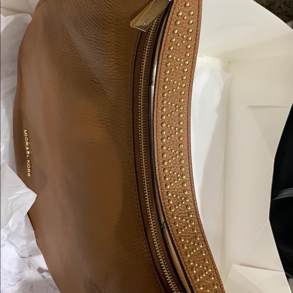 Michael Kors - Picture 2 of 3